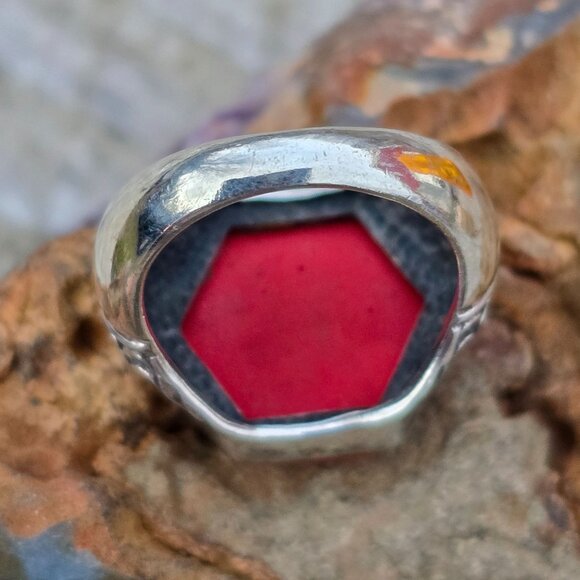 Vintage Sterling Silver Hexagon Shaped Red Cinnabar Ring Size 6 Floral Signed - Picture 6 of 7